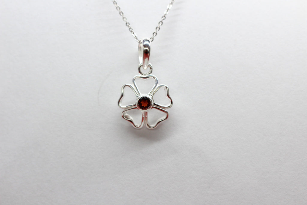 Edler 1,1 Carat Granat Anhanger Kleeblatt 925 Silber Collier Kette Glackssymbol