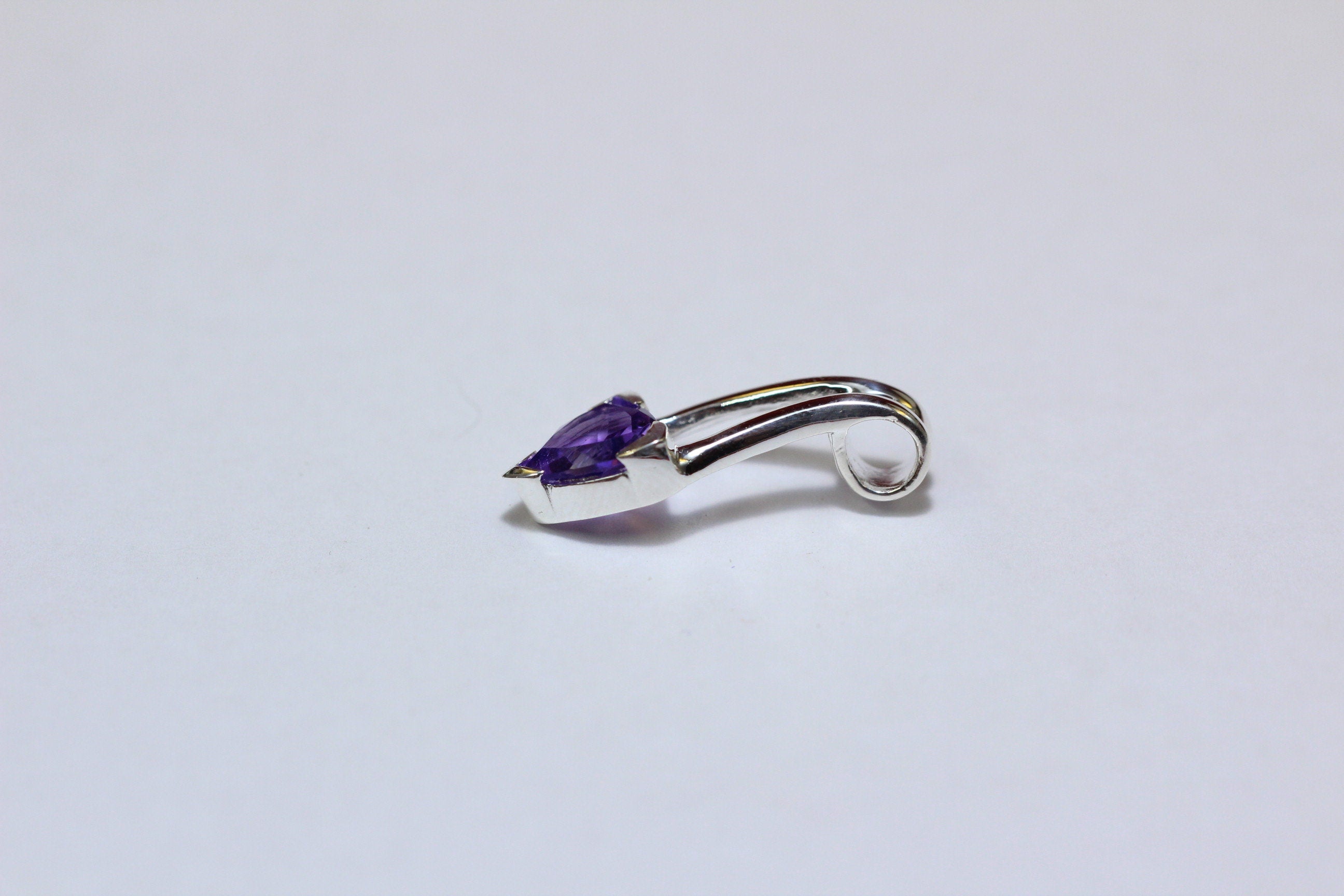 Edler 1,3 Carat Amethyst Anhanger 925 Silber Collier Kette violetter Edelstein