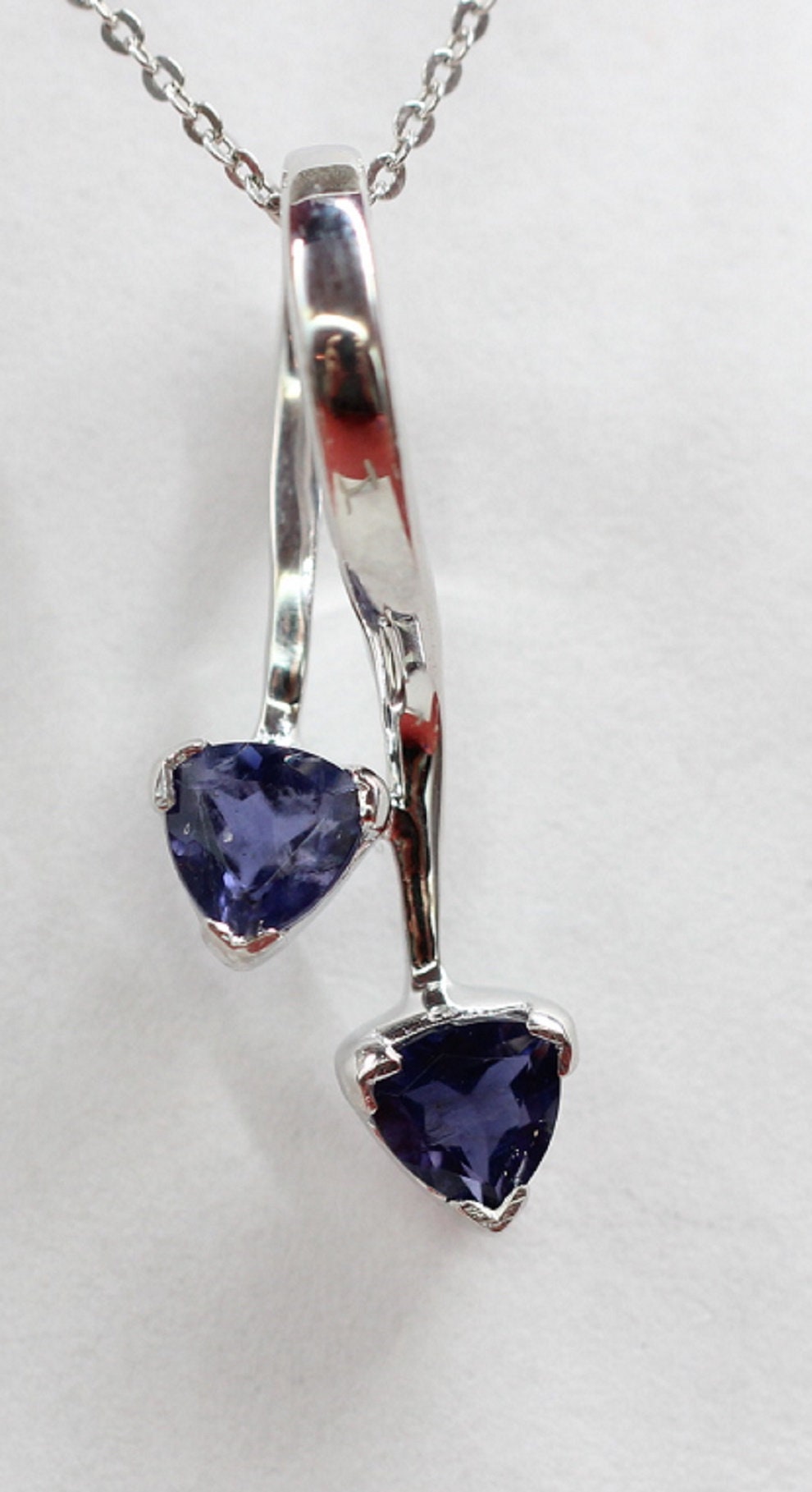 Edle 0,85 Carat Iolith Anhanger Trillion 925 Silber Collier Kette toller Edelstein