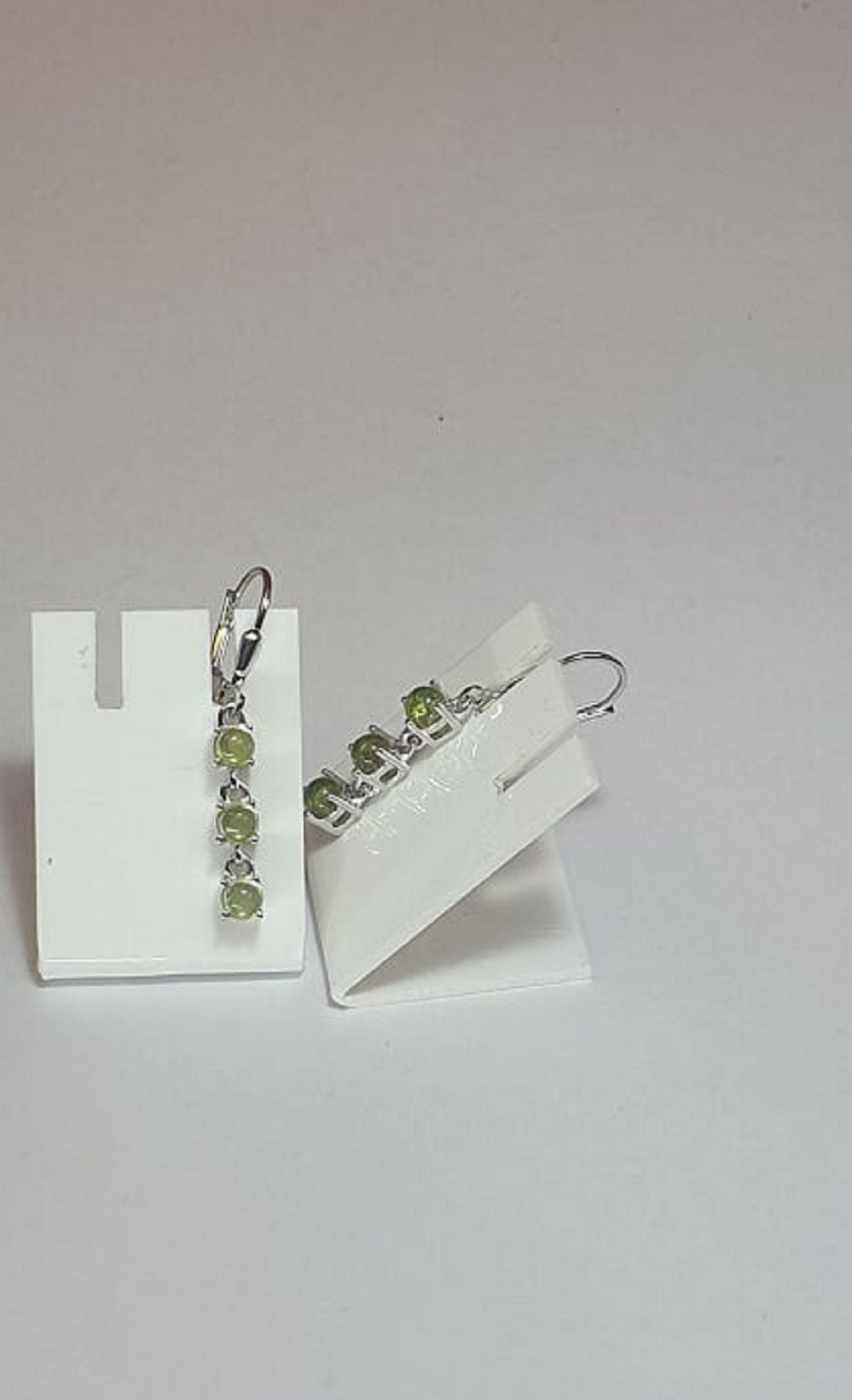 Edle 2,15 Carat leuchtende Peridot Brisur 925 Silber Ohrstecker Cabochon Schliff