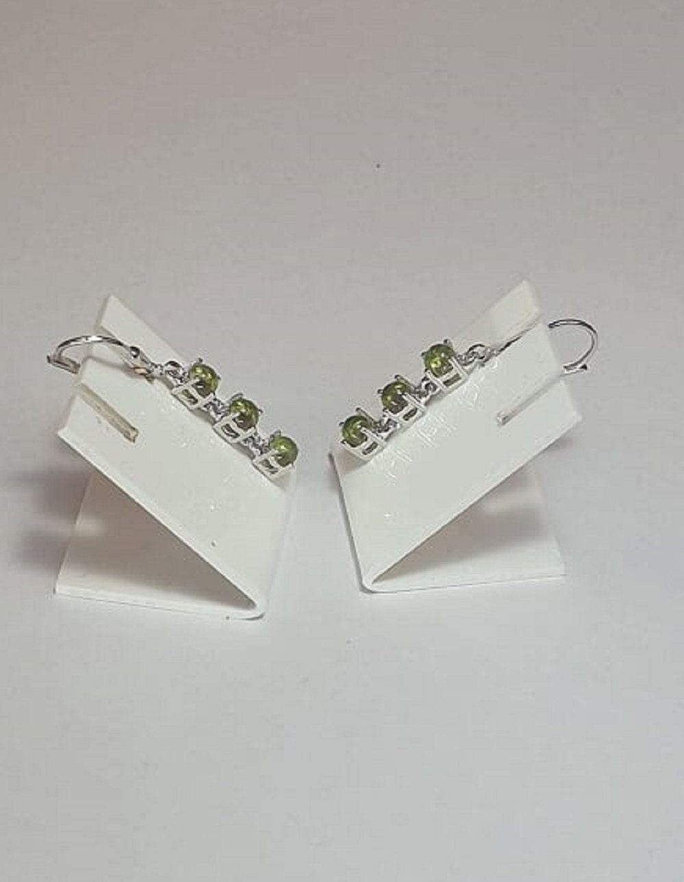Edle 2,15 Carat leuchtende Peridot Brisur 925 Silber Ohrstecker Cabochon Schliff