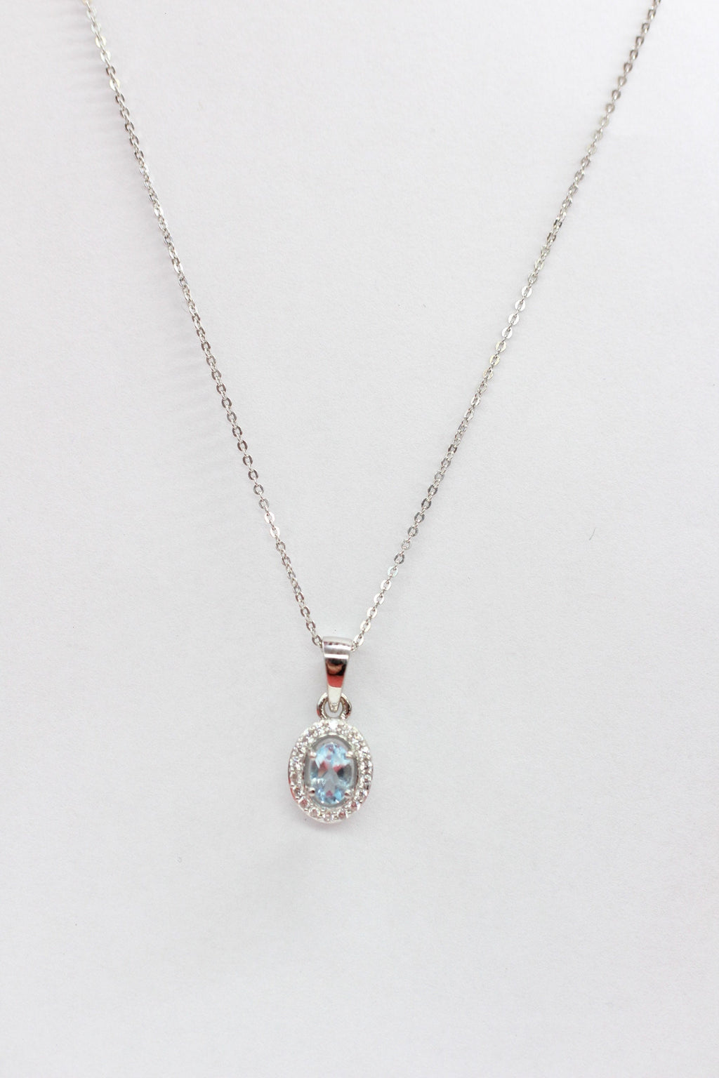Edle 0,7 Carat Blautopas Anhanger 925 Silber Collier Kette Sky blue Topas himmelblau