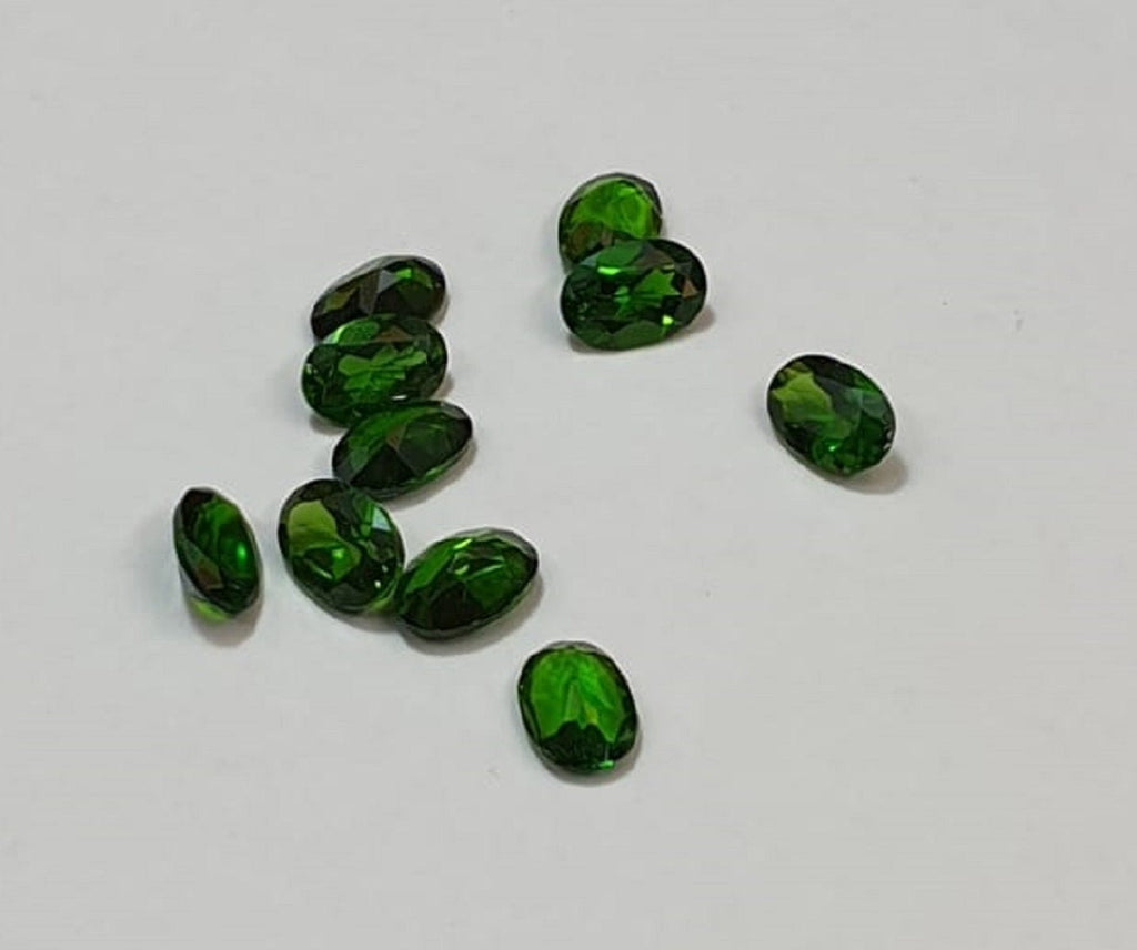0,49 Carat Chromdiopsid aus Russland Ovalschliff AAA Qualitat 6 x 4 mm
