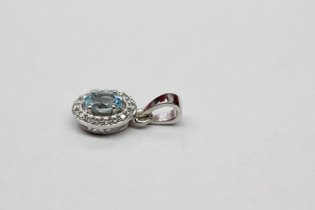 Edle 0,7 Carat Blautopas Anhanger 925 Silber Collier Kette Sky blue Topas himmelblau