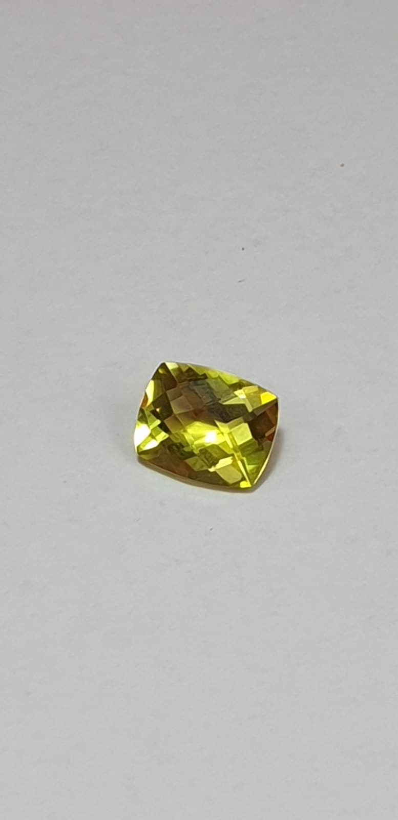 3,84 Carat Limonenquarz AAA Lemonquarz Checker Cut  11 x 9 mm Top Qualitat