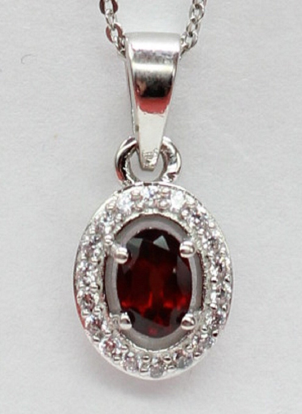 Edler 0,7 Carat Granat Annhanger 925 Silber Collier Kette Blutroter Edelstein