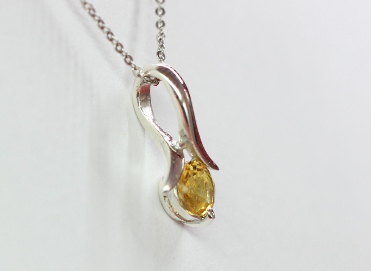 Edler 0,5 Carat Citrin Tulpen Anhanger 925 Silber Collier Kette hellgelber Edelstein