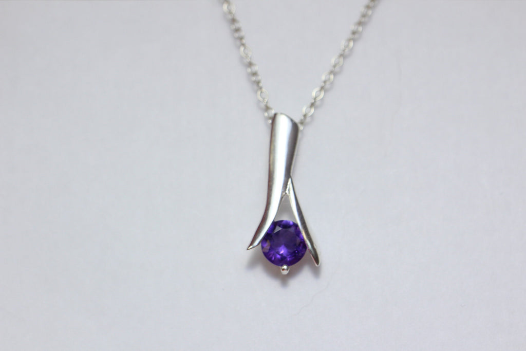 Edler 0,89 Carat Amethyst Anhanger 925 Silber Collier Kette violetter Edelstein Top