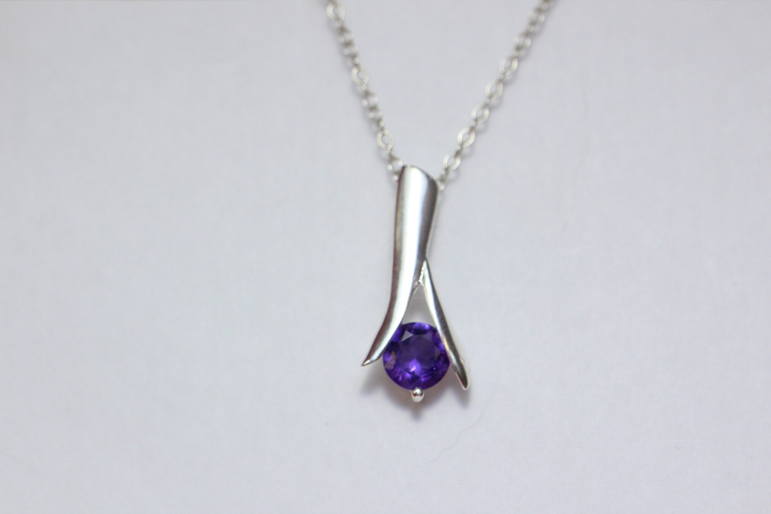 Edler 0,89 Carat Amethyst Anhanger 925 Silber Collier Kette violetter Edelstein Top