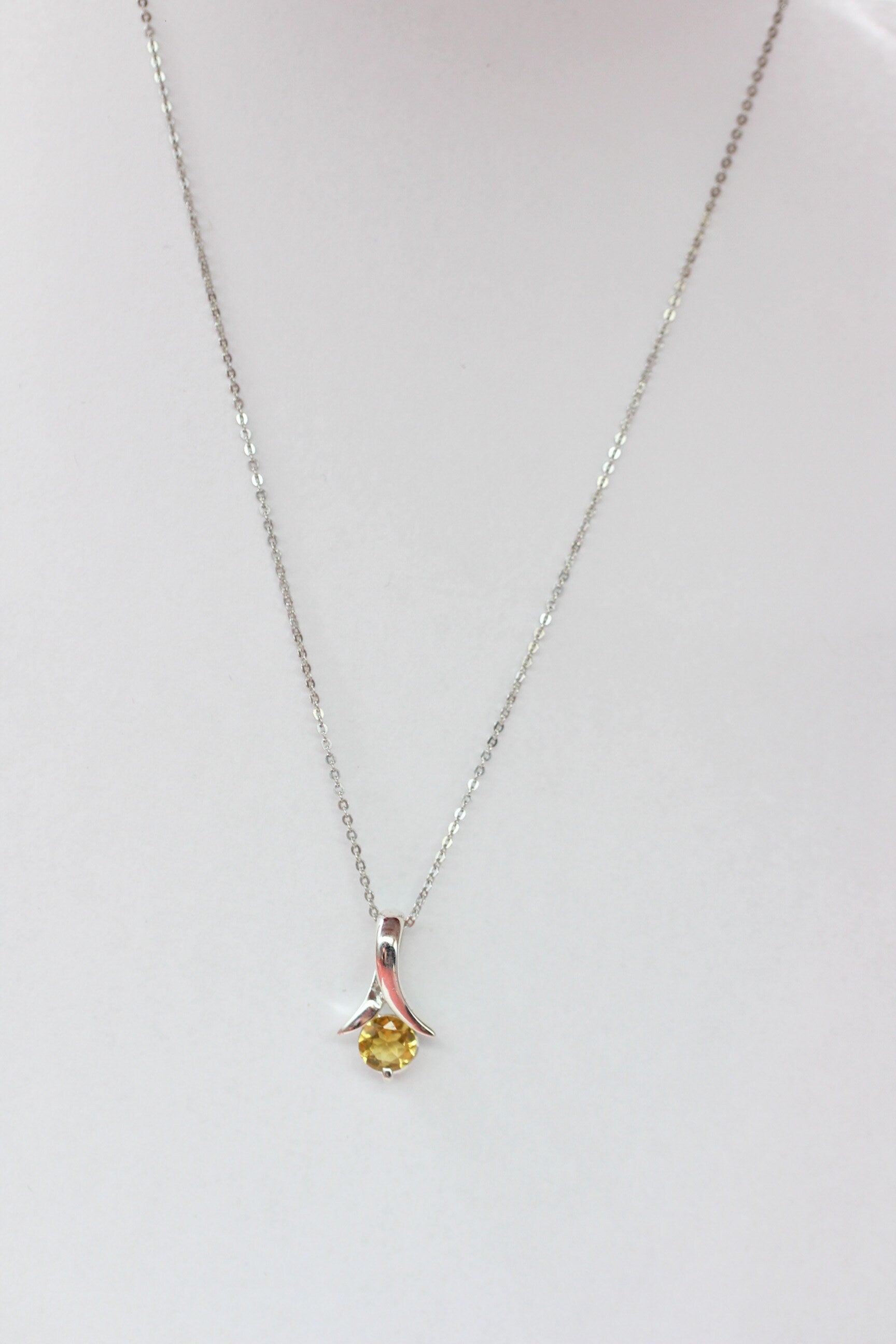 Edler 0,5 Carat Citrin Tulpen Anhanger 925 Silber Collier Kette hellgelber Edelstein