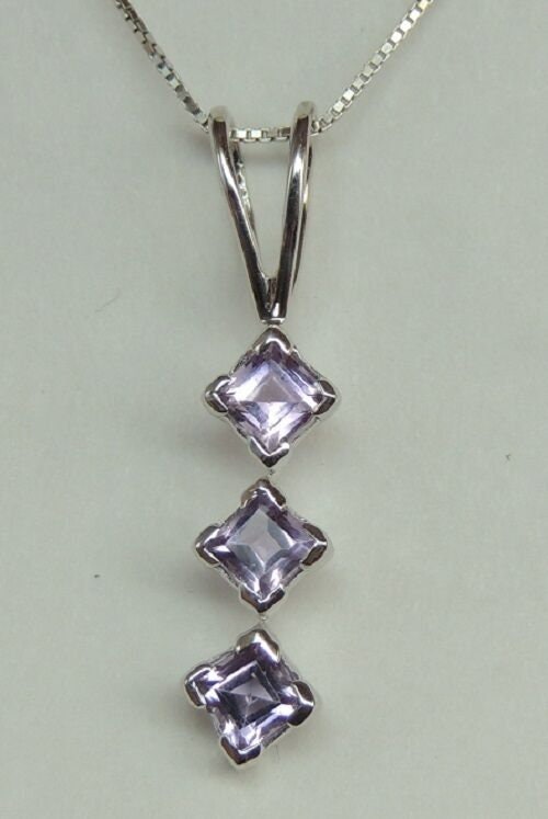 Edler 1,26 Carat leuchtender Amethyst Anhanger 925 Silber Collier Kette Edelstei