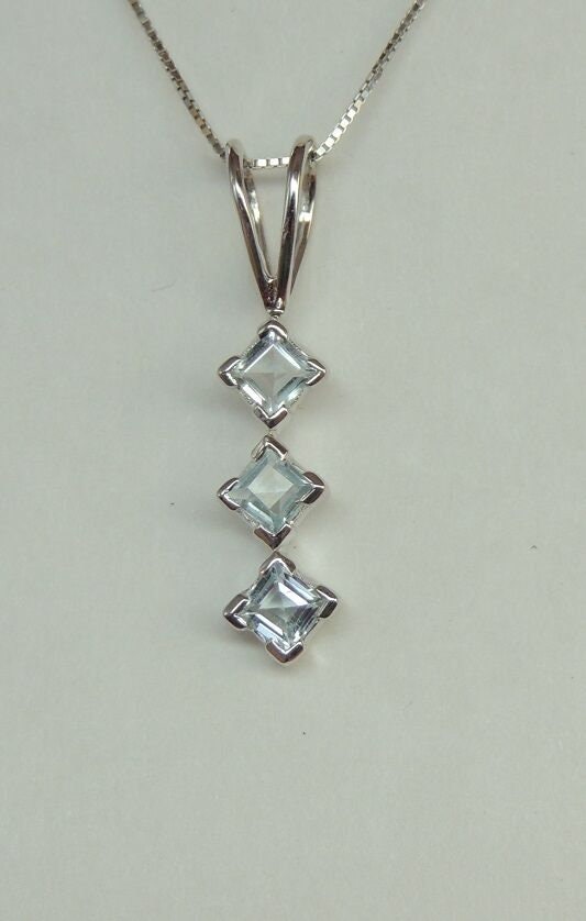 Edler 1,26 Carat Blautopas Anhanger 925 Silber Collier Kette Sky blue Topas himm