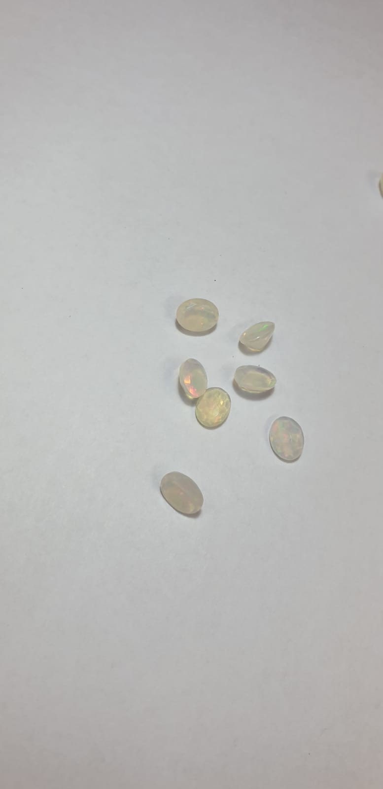 0,80  Carat Äthiopische Opal in Rundschliff in A - AA Qualität aus Afrika Top