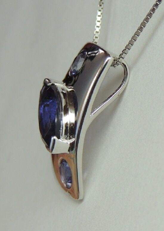 1,3 Carat Iolith Designer Anhanger 925 Silber Collier Kette Wassersaphir Luchssa