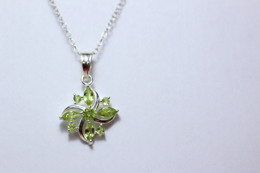 Edler 1,0 Carat Peridot Anhanger 925 Silber Collier Kette Olivin Anhanger Top
