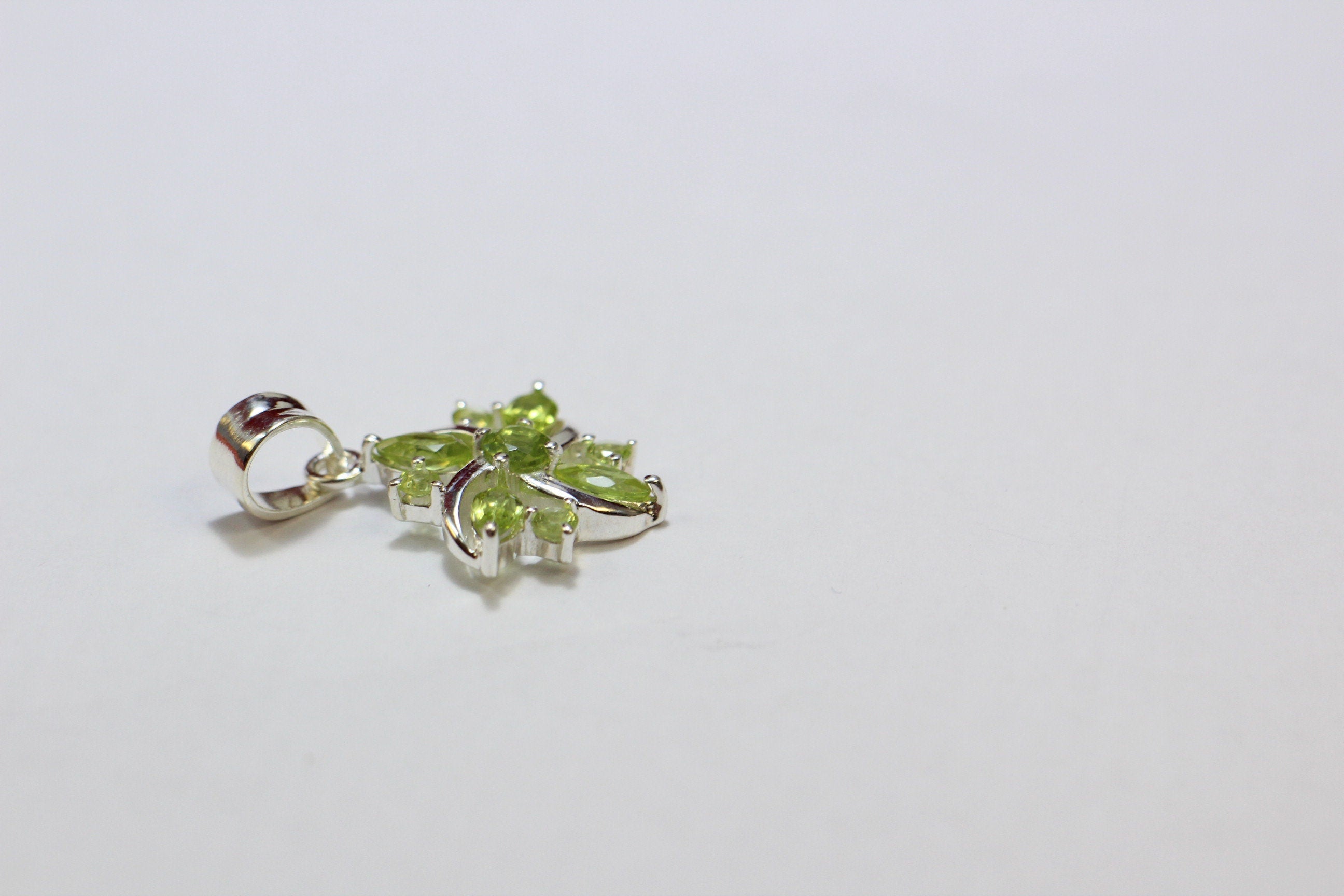 Edler 1,0 Carat Peridot Anhanger 925 Silber Collier Kette Olivin Anhanger Top