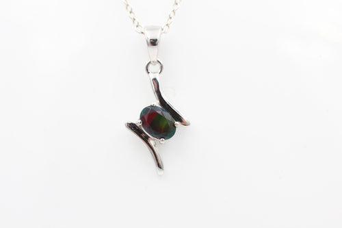 0,72 Carat schwarzer Welo Opal Anhänger 925 Silber Collier Kette aus Afrika