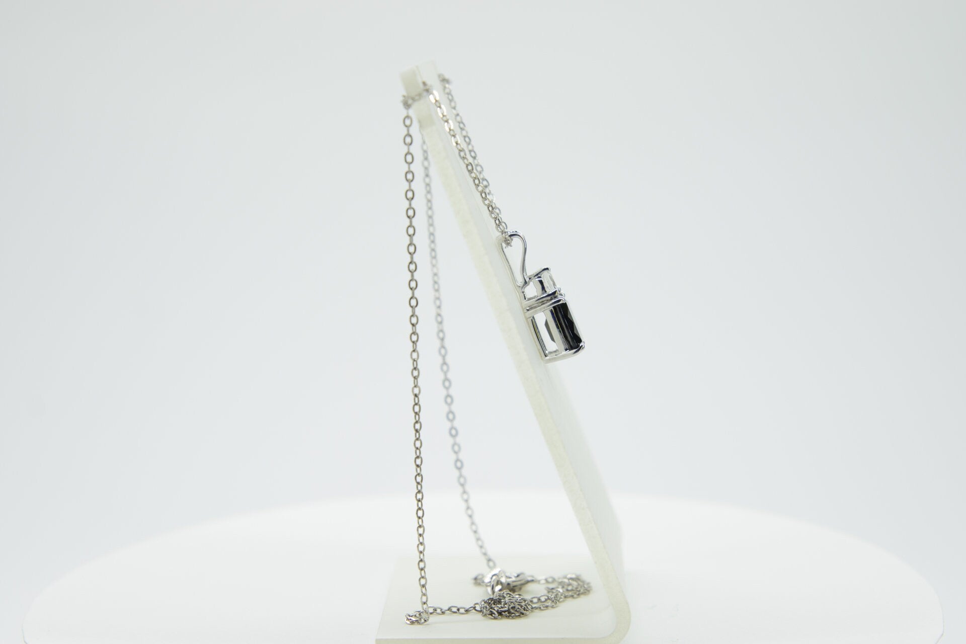 Edler 1,65 Carat schwarzer Spinell Anhanger 925 Silber Collier Kette  Edelstein
