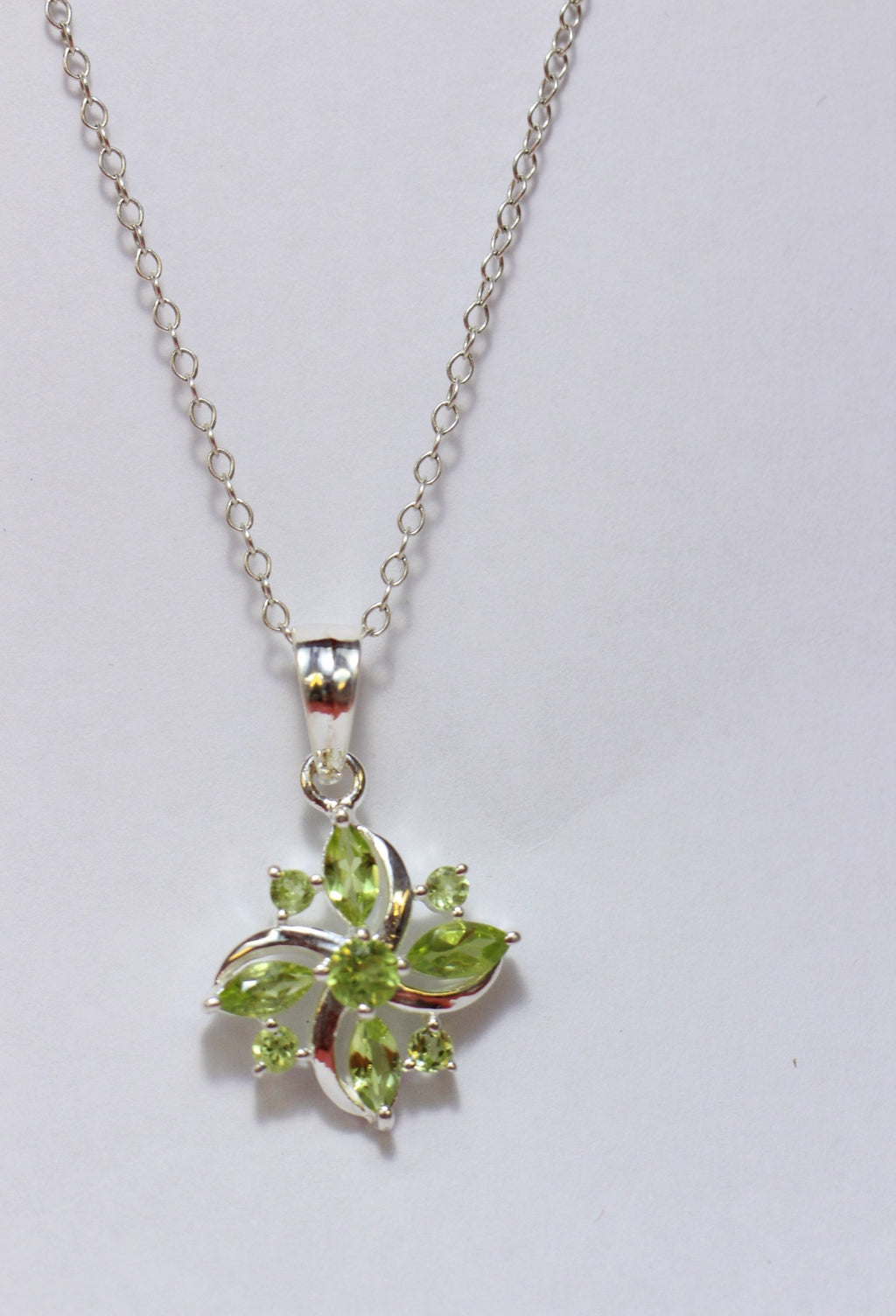 Edler 1,0 Carat Peridot Anhanger 925 Silber Collier Kette Olivin Anhanger Top