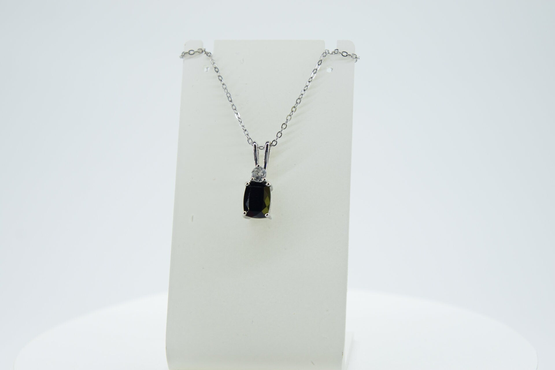 Edler 1,65 Carat schwarzer Spinell Anhanger 925 Silber Collier Kette  Edelstein