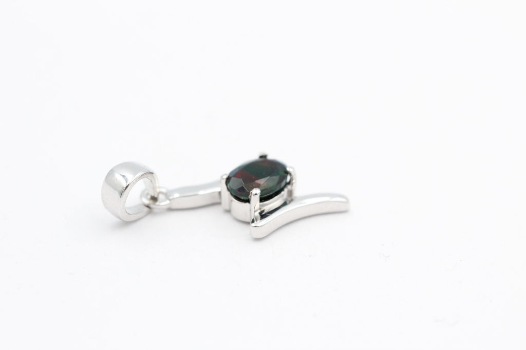 0,72 Carat schwarzer Welo Opal Anhänger 925 Silber Collier Kette aus Afrika