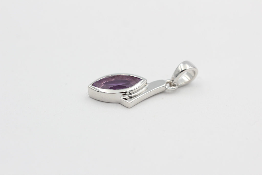 1,8 Carat brasilianischee Amethyst Anhänger 925 Silber Collier Kette Brasilien