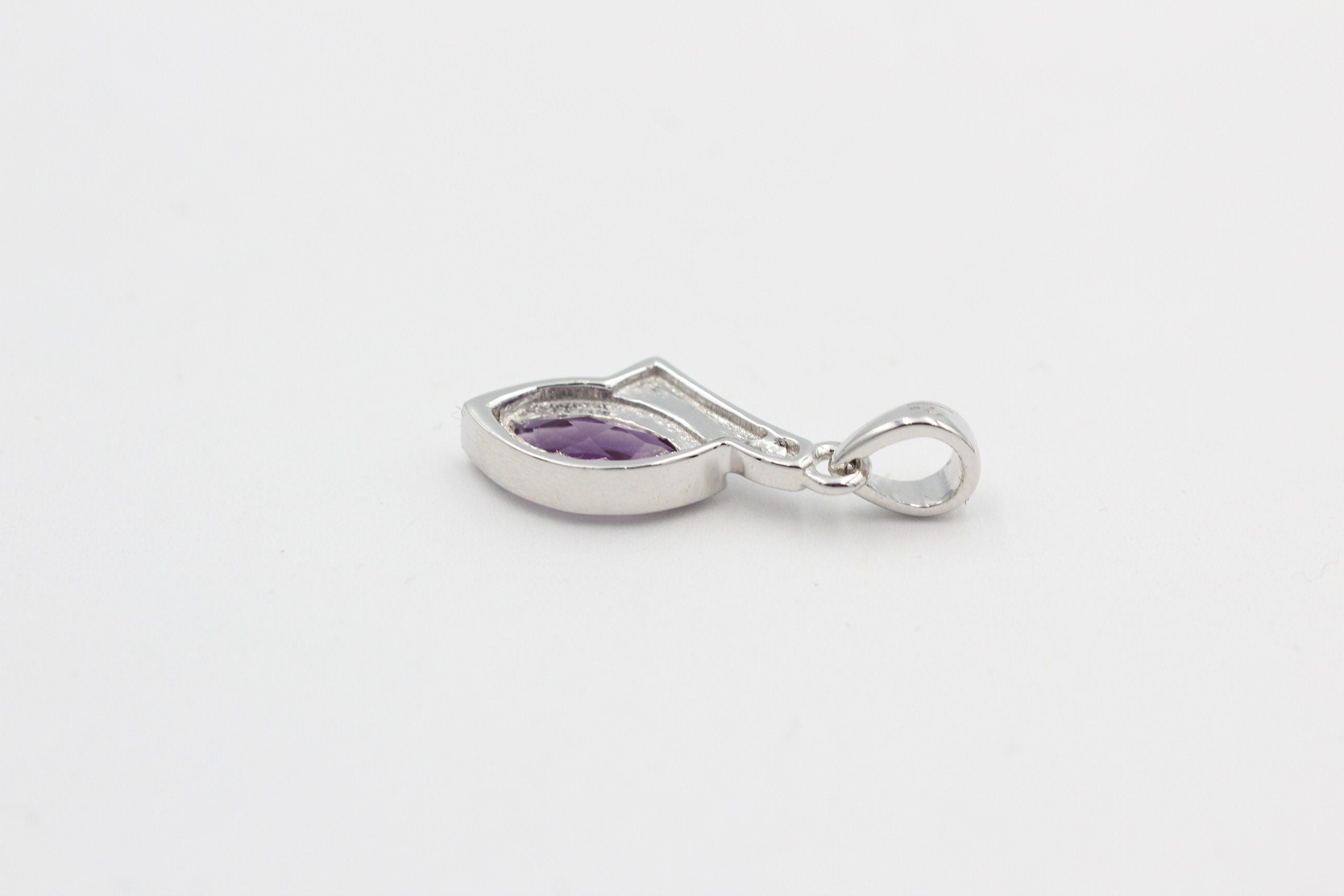 1,8 Carat brasilianischee Amethyst Anhänger 925 Silber Collier Kette Brasilien