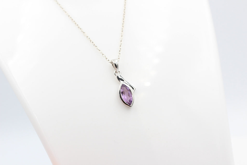 1,8 Carat brasilianischee Amethyst Anhänger 925 Silber Collier Kette Brasilien