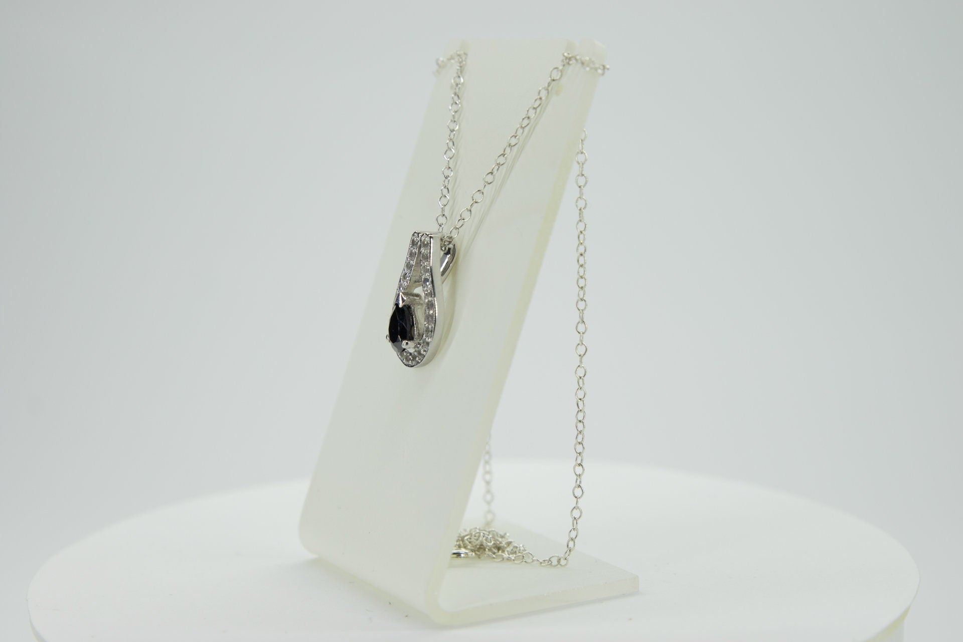 0,65 Carat schwarzer Spinell Anhanger 925 Silber weisstopas 925 Silber Collier