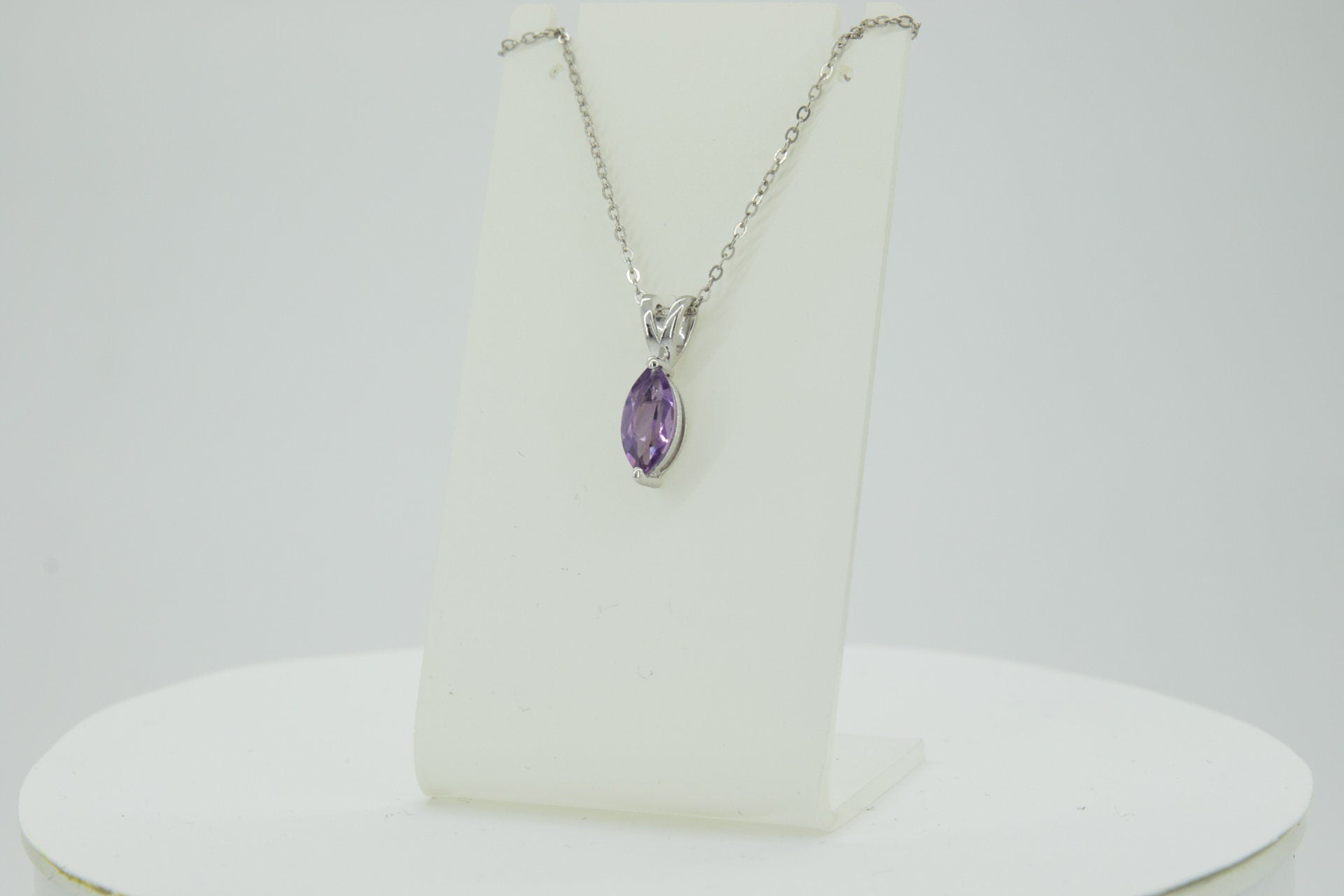 0,83 Carat Amethysst Anhanger 925 Silber CollierKette violetter Edelstein Top