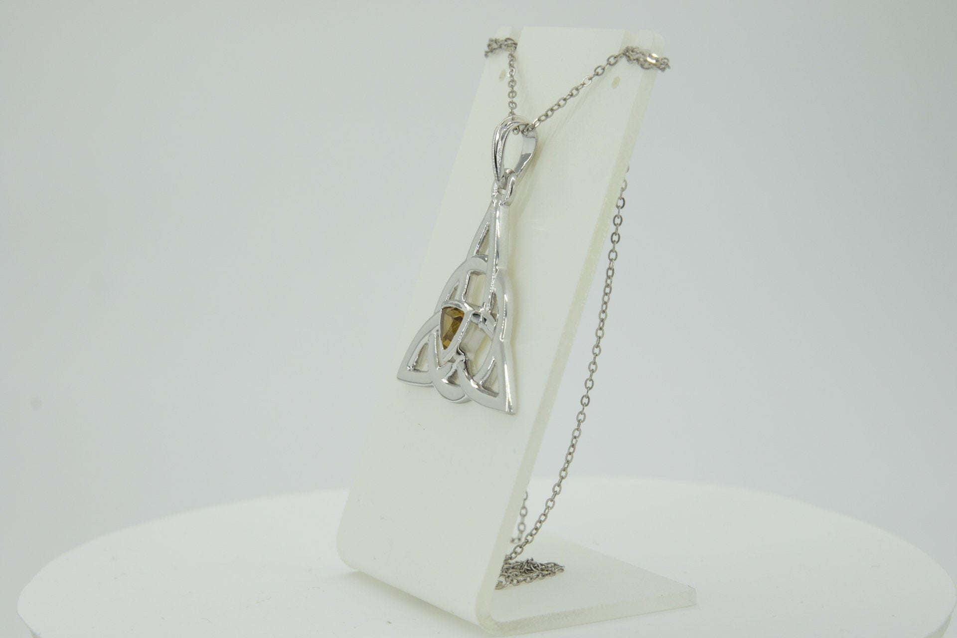 0,8 Carat Citrin Anhanger keltischen Knotenmuster 925 Silber Unendlichkeit Top