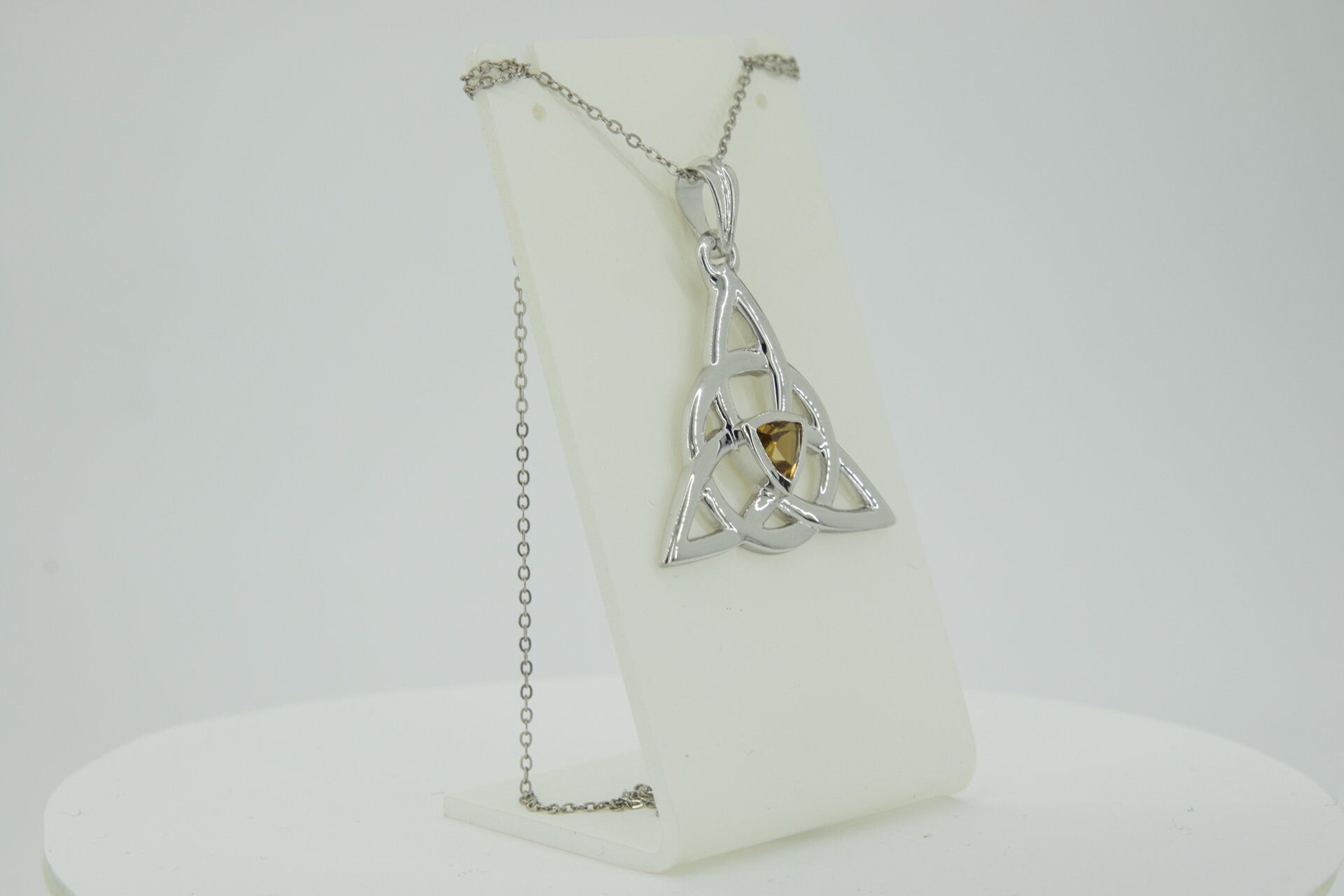 0,8 Carat Citrin Anhanger keltischen Knotenmuster 925 Silber Unendlichkeit Top