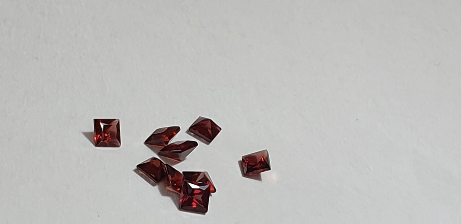 0,44 Carat Granat Edelstein in Squareschliff 4 x 4 mm in AAA Qualitat