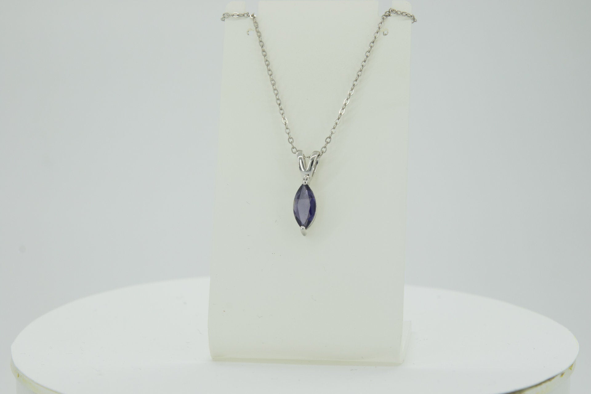 0,83 Carat Iolith Anhanger 925 Silber CollierKette Wassersaphir Luchssaphir