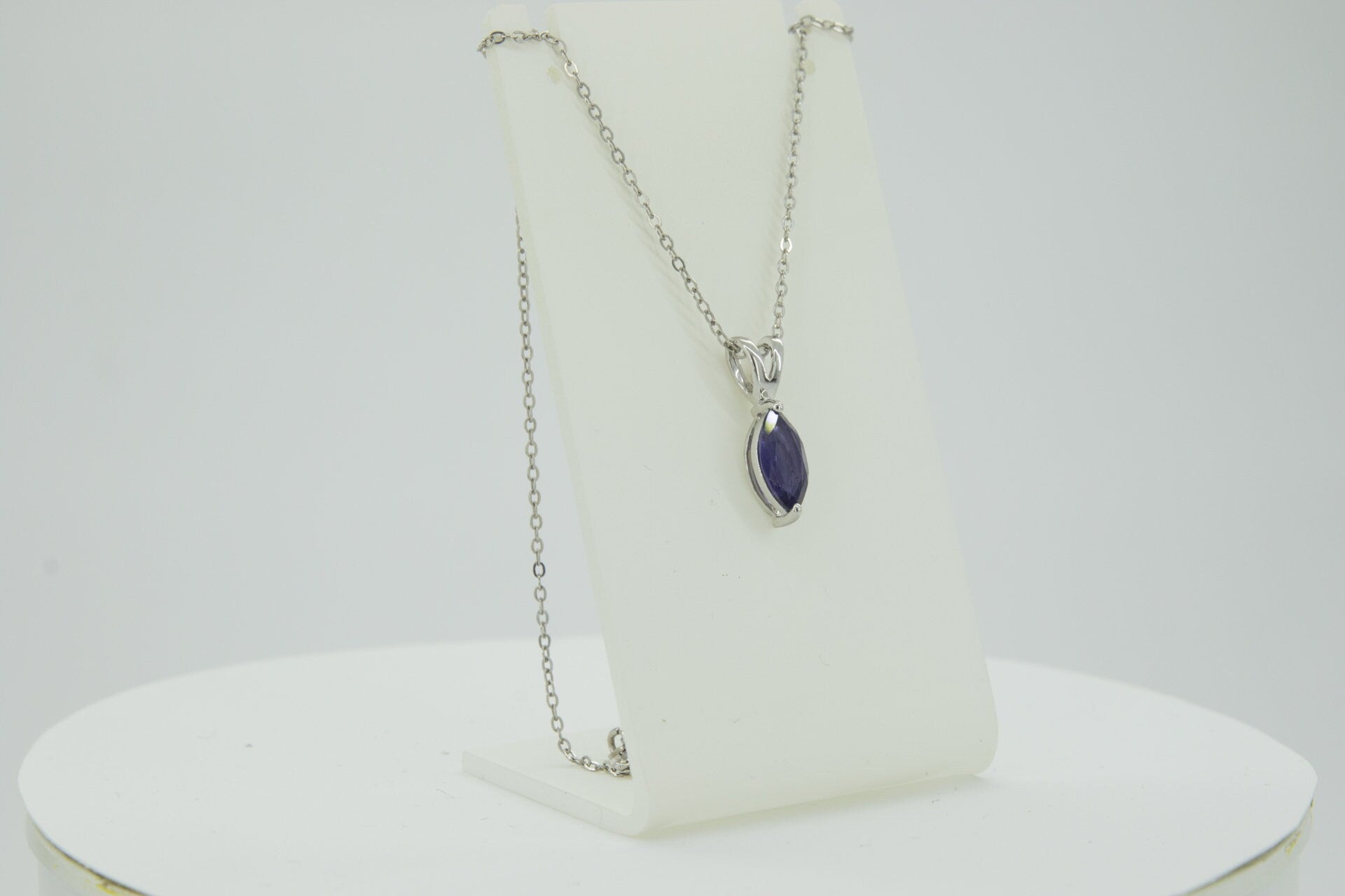0,83 Carat Iolith Anhanger 925 Silber CollierKette Wassersaphir Luchssaphir