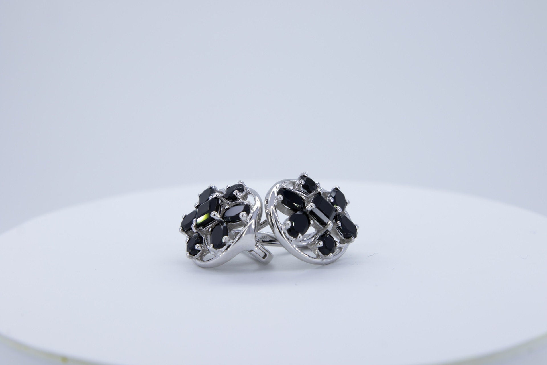 Design pur 7,4  Carat schwarzer Spinell Ohrschmuck 925 Silber Ohrstecker Ohrring