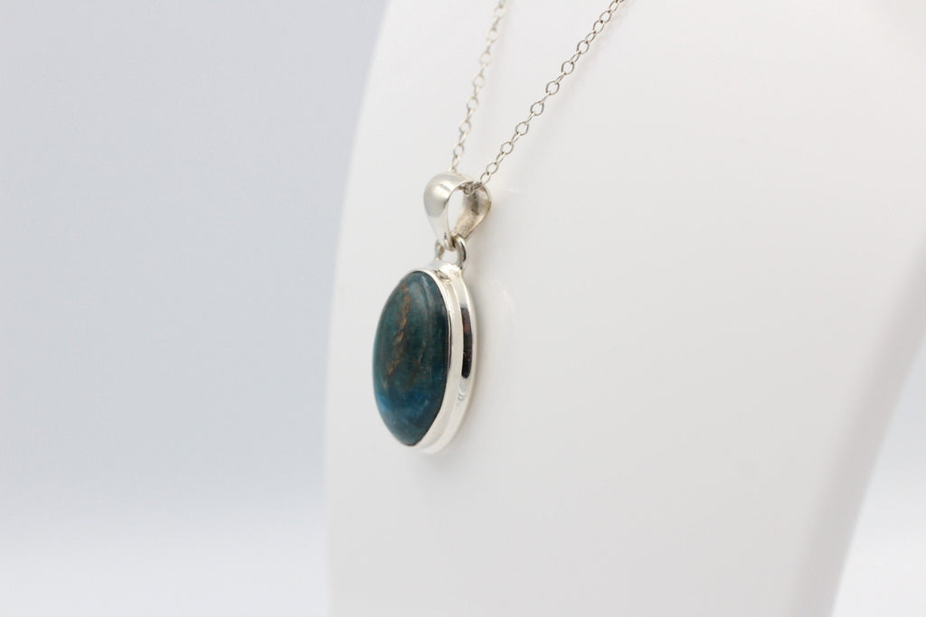 31 Carat neon blauer Apatit Anhänger 925 Silber Cabochon Collier Kette Apatit