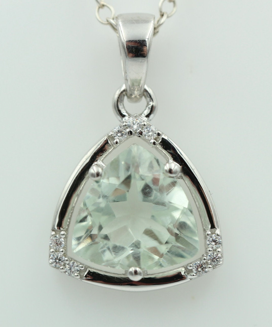 2,36 Carat Prasiolith Anhänger grüner Amethyst mit Zirkonia 925 Silber Kette