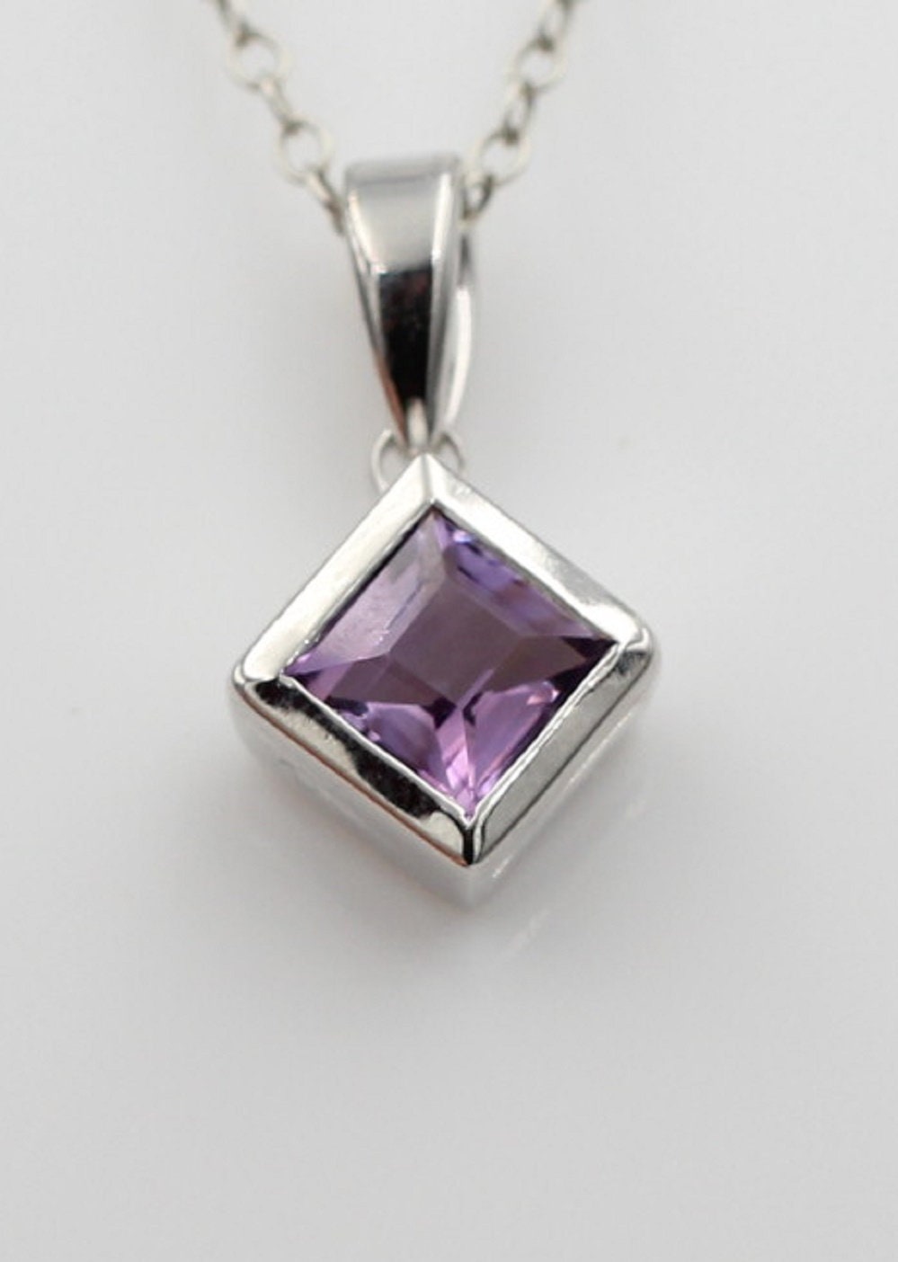 0,95 Carat Amethyst Ahänger 925 Silber Square violetter Edelstein Collier Kette