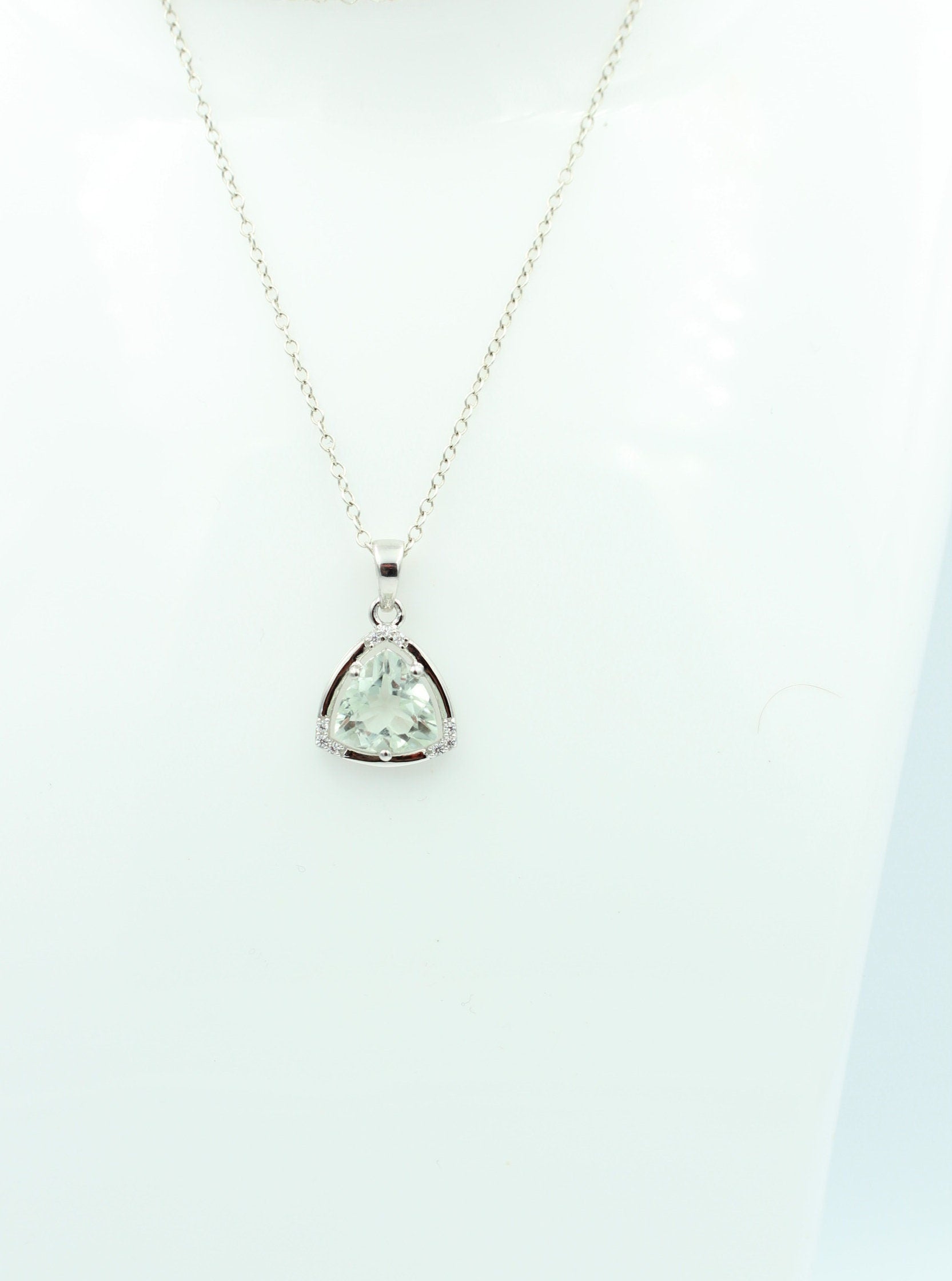 2,36 Carat Prasiolith Anhänger grüner Amethyst mit Zirkonia 925 Silber Kette