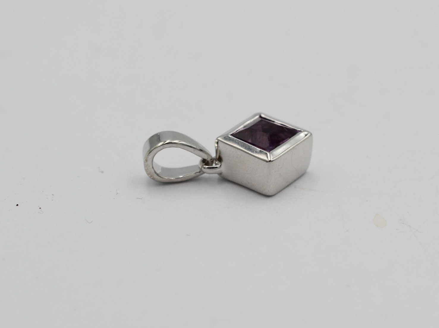 0,95 Carat Amethyst Ahänger 925 Silber Square violetter Edelstein Collier Kette