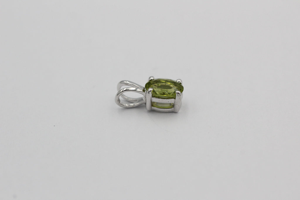 Edler 0,70 Carat Peridot Anhanger 925 Silber Collier Kette Olivin Schmuck