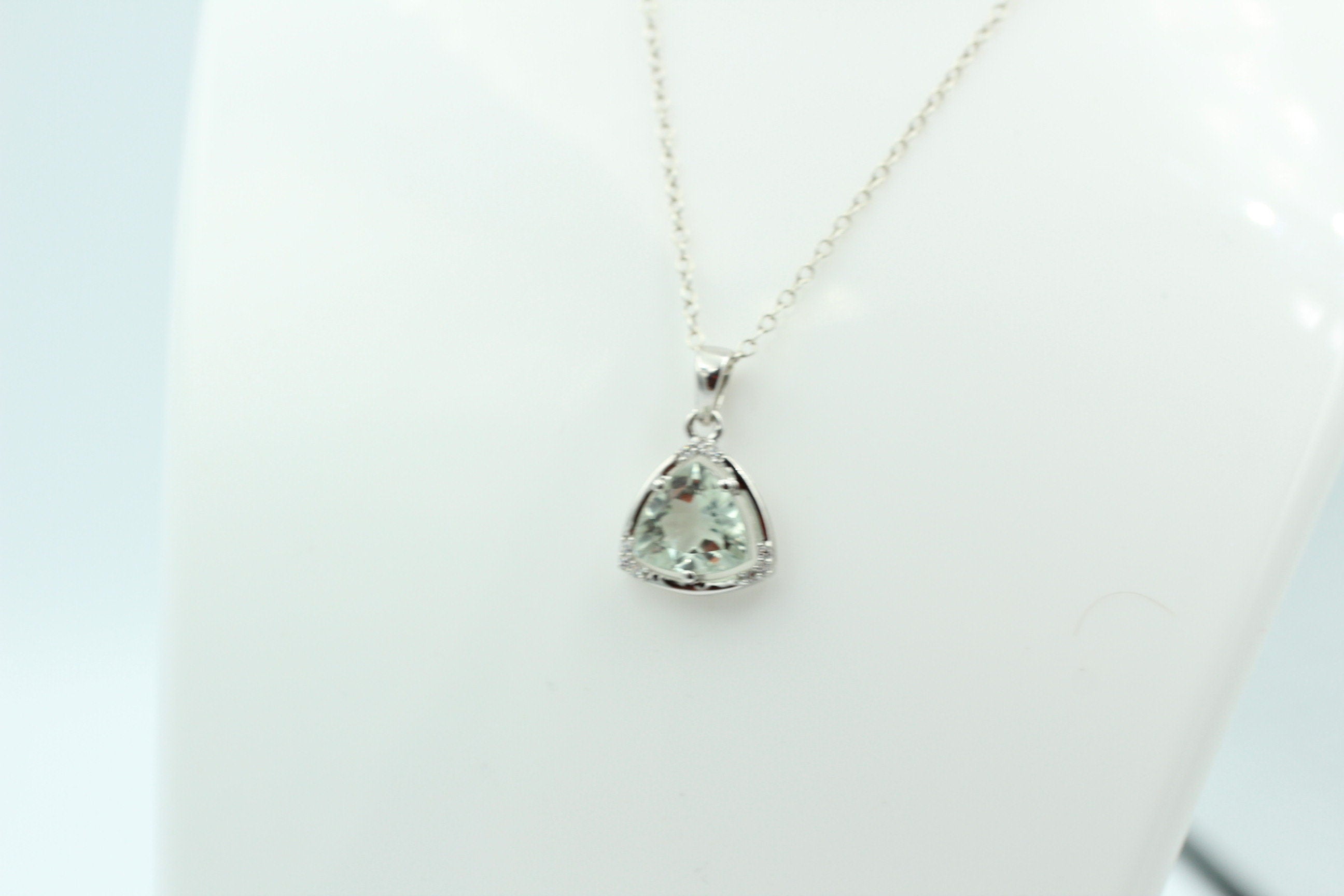 2,36 Carat Prasiolith Anhänger grüner Amethyst mit Zirkonia 925 Silber Kette