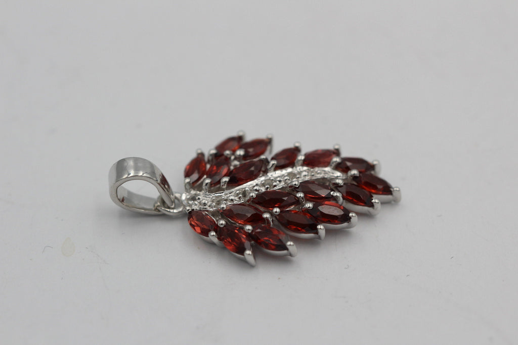 Edler 3,1 Carat Granat Weißtopas Anhänger 925 Silber Collier Kette Top Edel