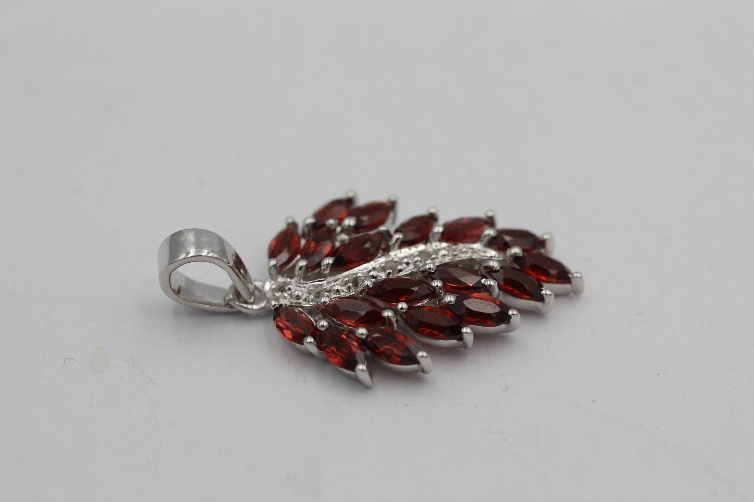 Edler 3,1 Carat Granat Weißtopas Anhänger 925 Silber Collier Kette Top Edel