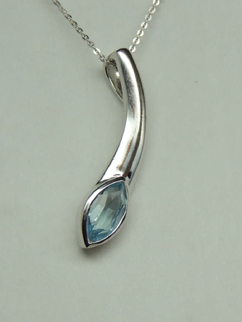 Edler 1,30 Carat Blautopas Anhanger 925 Silber Collier Kette Design pur