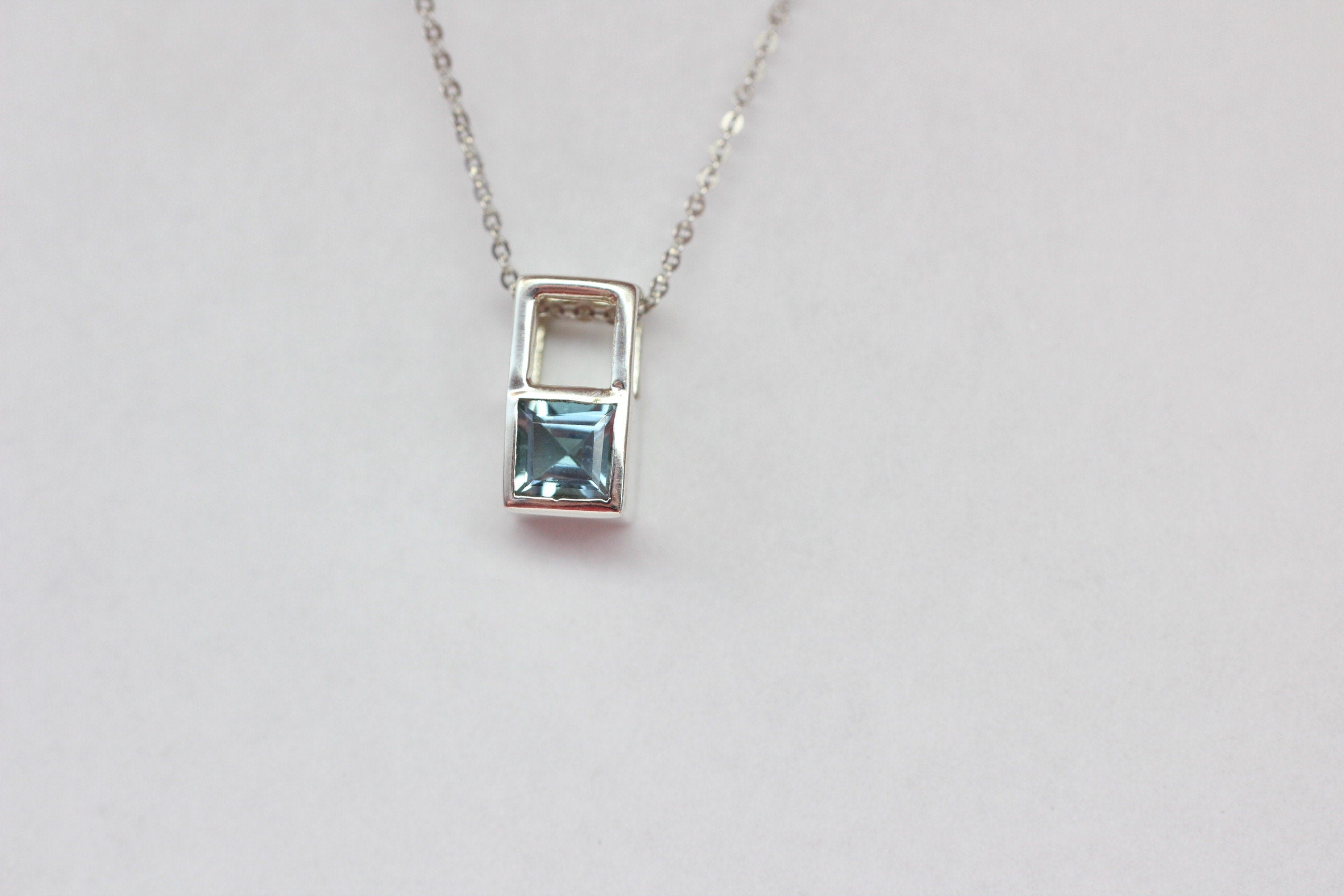 Design pur 0,6 Carat Blautopas Anhänger 925 Silber Colier Kette  Designschmuck