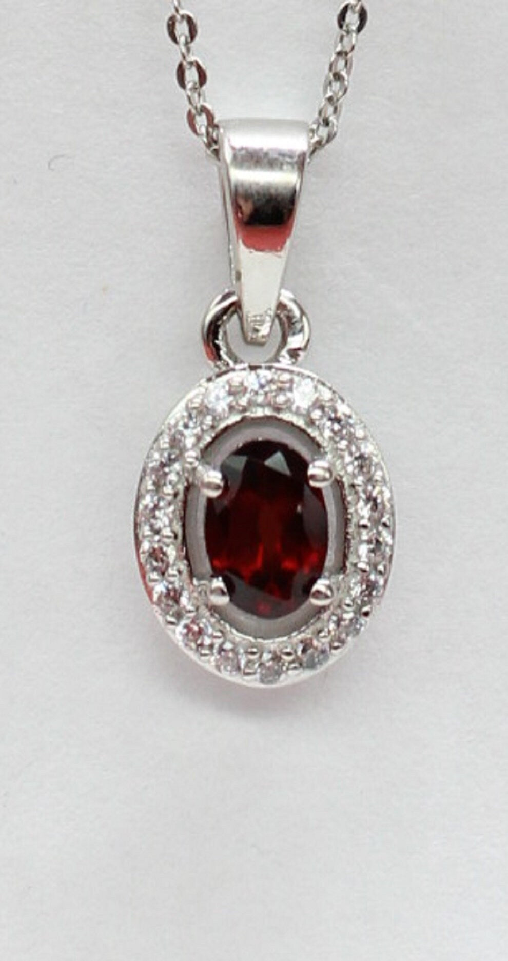 Edler 0,7 Carat Granat Annhanger 925 Silber Collier Kette Blutroter Edelstein
