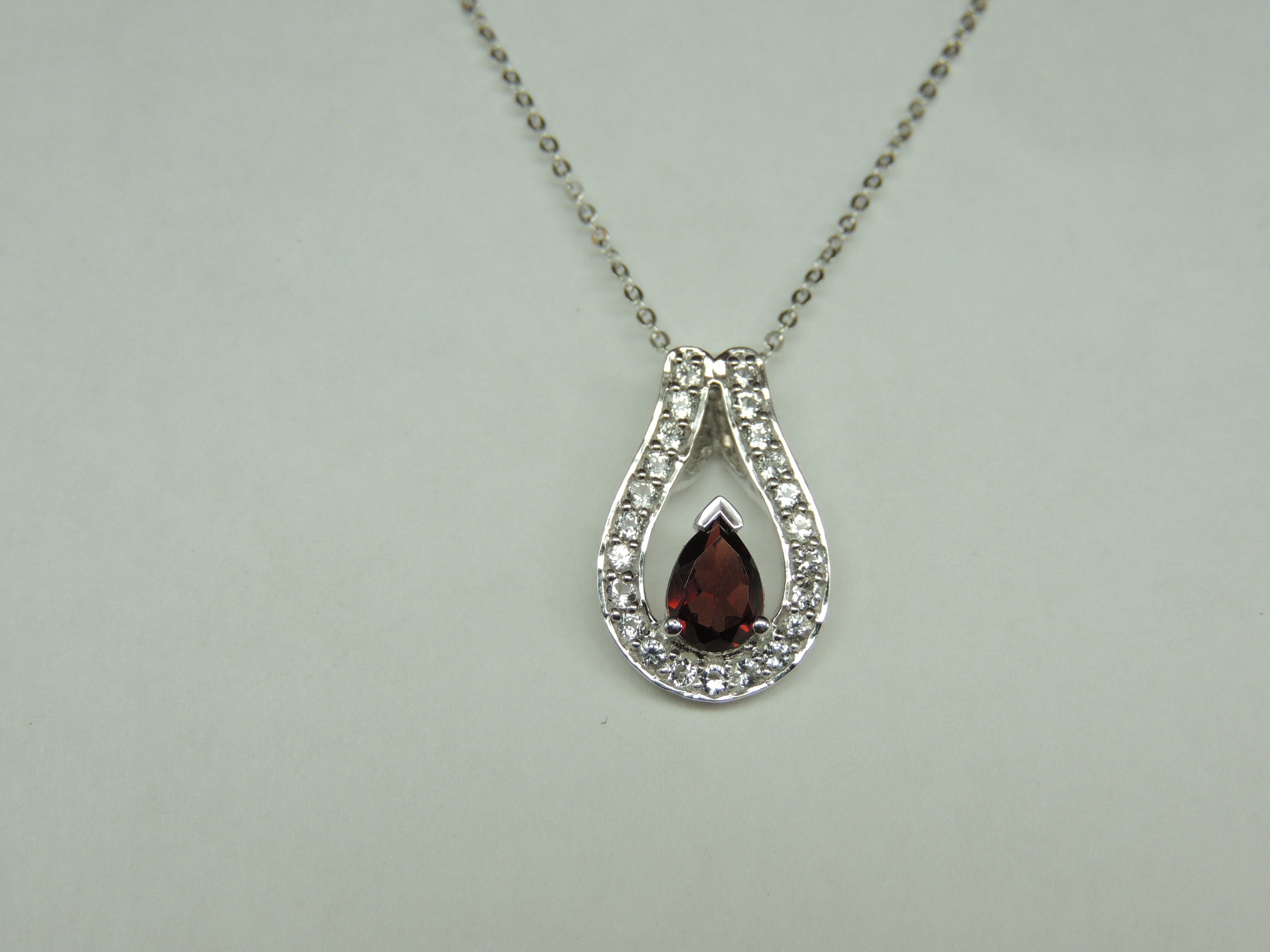 Edle 1,10 Carat Granat weisstopas Anhanger 925 Silber Collier Kette ein Traum