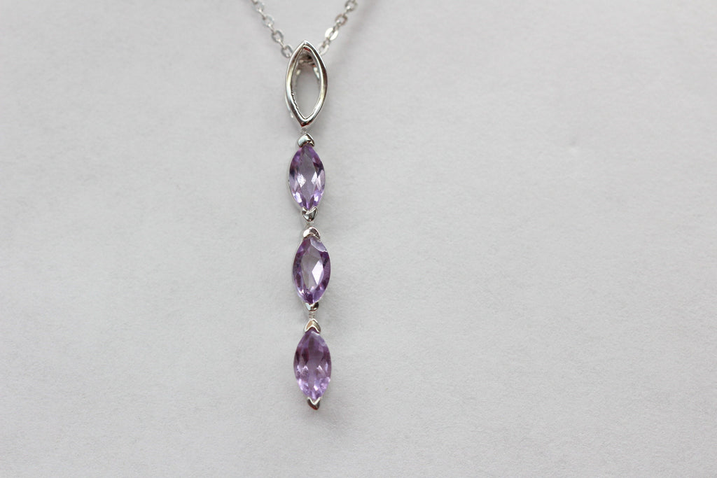 Edler 0,78 Carat Amethyst Anhanger 925 Silber Collier Kette Edelsteinanhanger